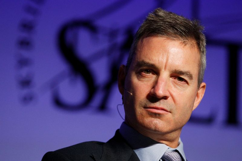 &copy; Reuters. FILE PHOTO: Daniel S. Loeb, founder of Third Point LLC, participates in a panel discussion during the Skybridge Alternatives (SALT) Conference in Las Vegas, Nevada May 9, 2012. REUTERS/Steve Marcus/File Photo