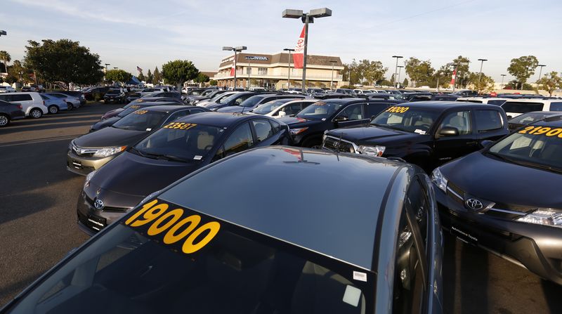 &copy; Reuters. Vehicles for sale are pictured on the lot at AutoNation Toyota dealership in Cerritos, California December 9, 2015.   REUTERS/Mario Anzuoni/File Photo
