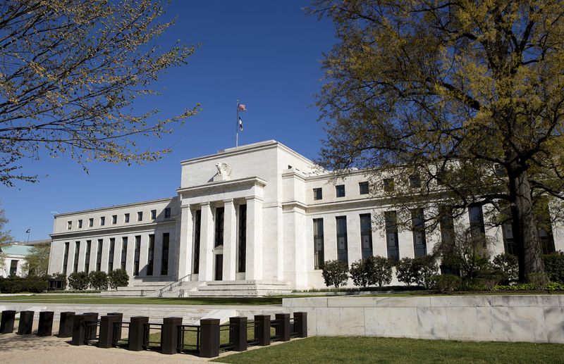 &copy; Reuters. The Federal Reserve Building stands in Washington April 3, 2012. REUTERS/Joshua Roberts/File Photo