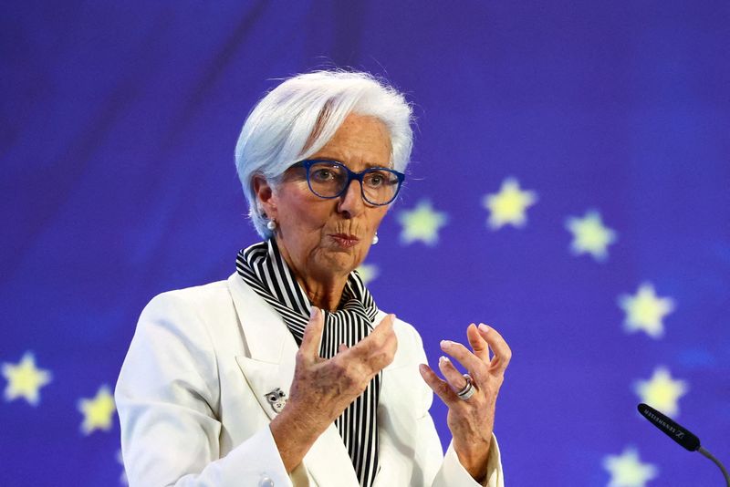 &copy; Reuters. FILE PHOTO: European Central Bank (ECB) President Christine Lagarde speaks to reporters following the Governing Council's monetary policy meeting at the ECB headquarters in Frankfurt, Germany, January 25, 2024.   REUTERS/Kai Pfaffenbach/File Photo