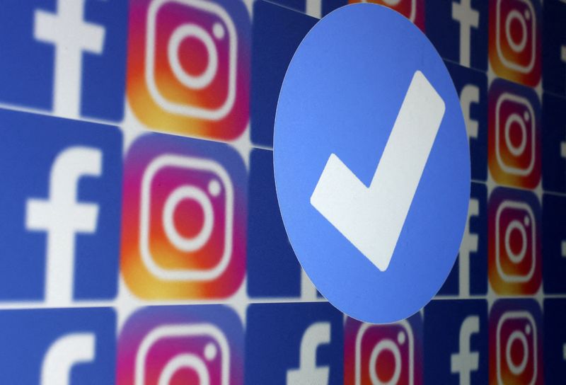 © Reuters. FILE PHOTO: A blue verification badge and the logos of Facebook and Instagram are seen in this picture illustration taken January 19, 2023. REUTERS/Dado Ruvic/Illustration/File Photo