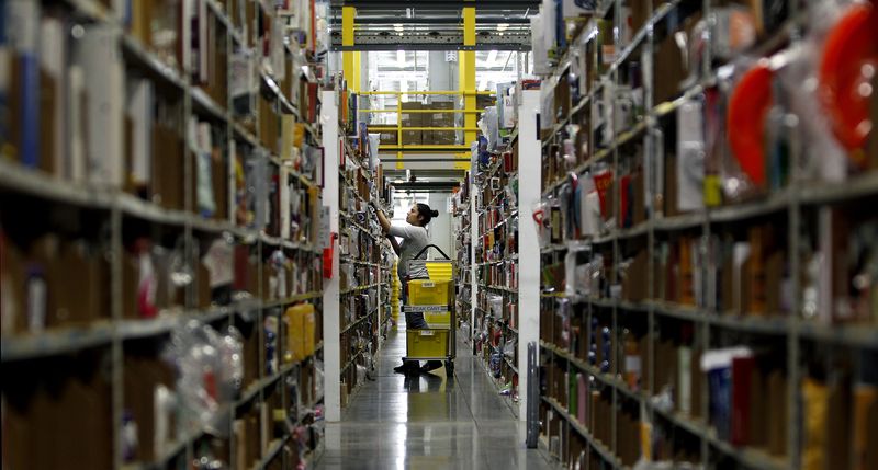 &copy; Reuters. Galpão da Amazon em Phoenix, nos EUA
22/11/2013
REUTERS/Ralph D. Freso   