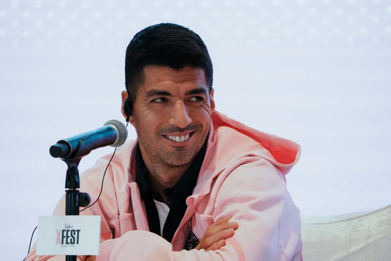 &copy; Reuters. Foto de archivo del delantero del Inter Miami Luis Suarez en una rueda de prensa en Hong Kong, China 
Feb 2, 2024. REUTERS/Lam Yik
