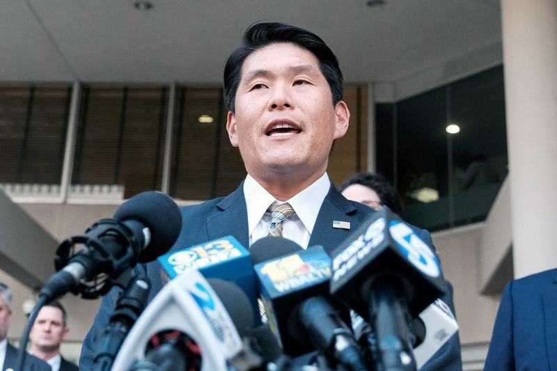 © Reuters. Former U.S. Attorney Robert Hur speaks to the media outside the U.S. District Court in Baltimore, Maryland, November 21, 2019. REUTERS/Michael A. McCoy