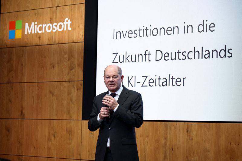 &copy; Reuters.     米マイクロソフトは今後２年間にドイツで３２億ユーロ（３４億４０００万ドル）を投資する計画を明らかにした。対象は人工知能（ＡＩ）が中心で、過去２０年で最悪の落ち込みに見