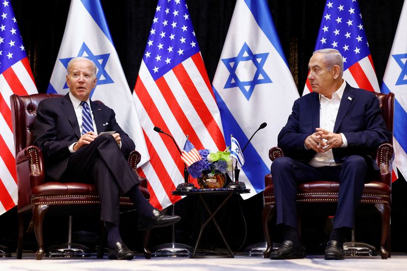 &copy; Reuters. Foto de archivo del Presidente de EEUU Joe Biden y el primer ministro de Israel  Benjamin Netanyahu en una reunión en Tel Aviv
 Oct 18, 2023. REUTERS/Evelyn Hockstein
