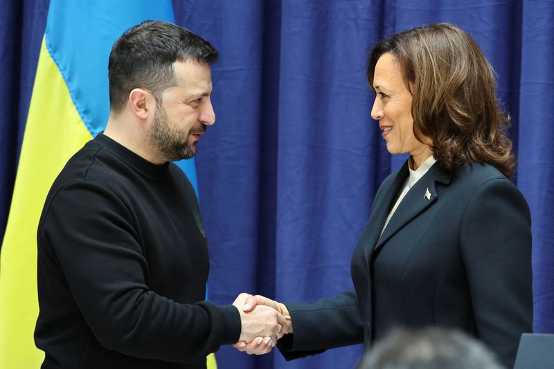 &copy; Reuters. U.S. Vice President Kamala Harris and Ukrainian President Volodymyr Zelenskiy shake hands as they attend a press conference during the Munich Security Conference (MSC) in Munich, Germany February 17, 2024. REUTERS/Wolfgang Rattay/Pool