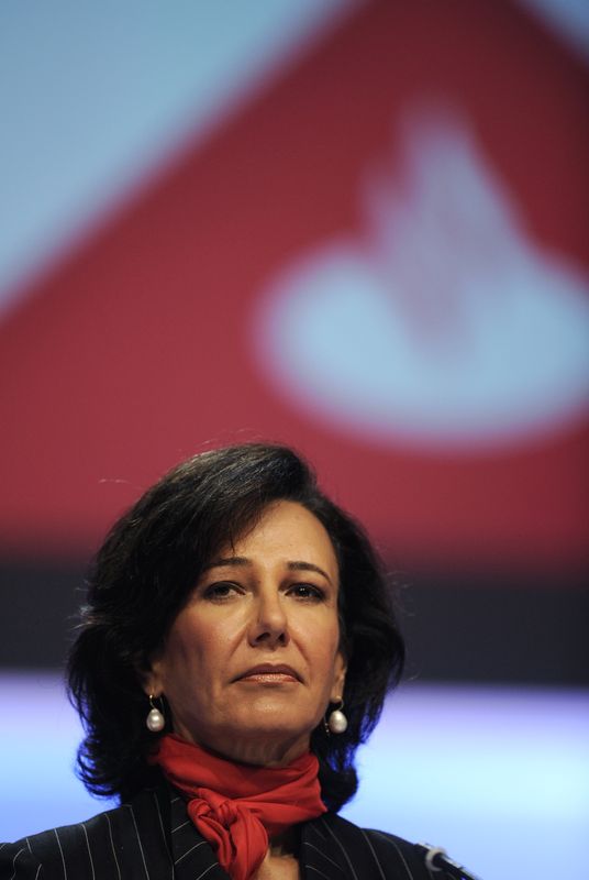 &copy; Reuters. Conselheira do Santander Ana Botín em assembleia geral extraordinária do banco na Espanha
15/9/2014 REUTERS/Eloy Alonso/Arquivo