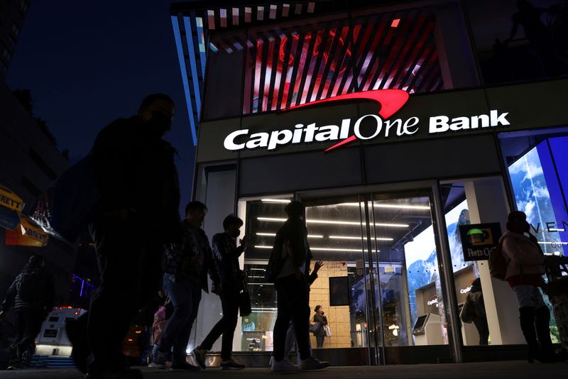 © Reuters. FILE PHOTO: Signage is seen outside a Capital One Bank in Manhattan, New York, U.S., November 12, 2021. REUTERS/Andrew Kelly/File Photo