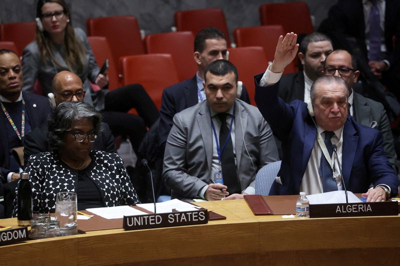 &copy; Reuters. Algeria’s Ambassador to the United Nations Sofiane Mimouni votes in favor as U.S. Ambassador to the United Nations Linda Thomas-Greenfield vetos a vote on a U.N. Security Council resolution to demand an immediate humanitarian ceasefire in Gaza, amid the
