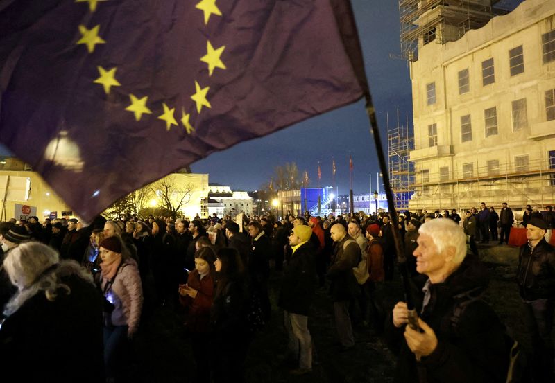 &copy; Reuters. FILE PHOTO: Supporters of Hungary's opposition demonstrate outside Prime Minister Viktor Orban's office calling on him to resign after the resignation of the country's president and former justice minister in Budapest, Hungary, February 14, 2024. REUTERS/