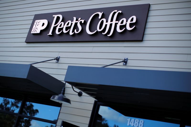 &copy; Reuters. FILE PHOTO: A Peet's coffee shop is shown in Encinitas, California, U.S., May 19, 2020. REUTERS/Mike Blake/File Photo