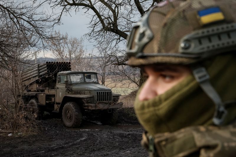 © Reuters. A Ukrainian serviceman of the 59th Separate Motorised Infantry Brigade of the Armed Forces of Ukraine looks on next to a BM-21 Grad multiple launch rocket system near a frontline at an undisclosed location in the Donetsk region, Ukraine, February 4, 2024. REUTERS/Alina Smutko