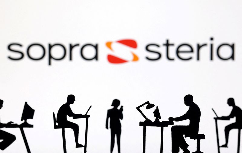 © Reuters. FILE PHOTO: Figurines with computers and smartphones are seen in front of Sopra Steria logo in this illustration taken, February 19, 2024. REUTERS/Dado Ruvic/Illustration/File Photo