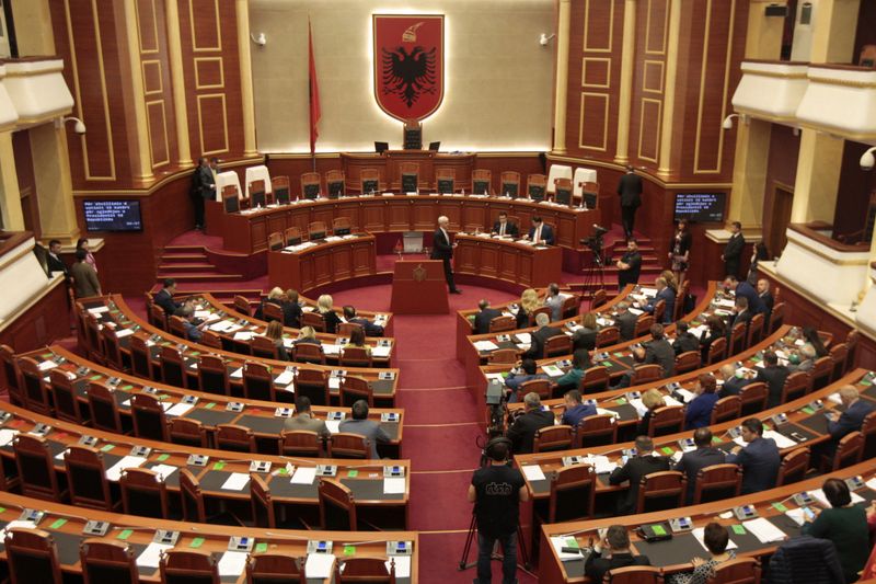 &copy; Reuters. Veduta del parlamento a Tirana, Albania, 28 aprile 2017. REUTERS/Florion Goga