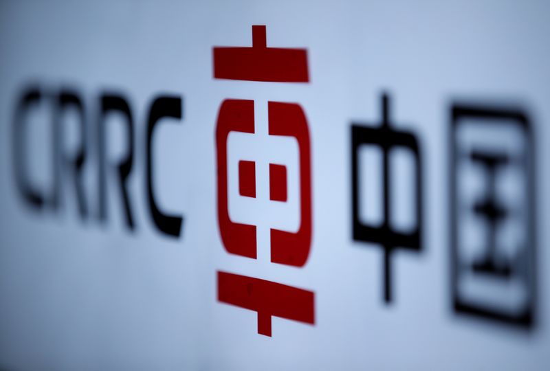 &copy; Reuters. FOTO DE ARCHIVO. Un logo de CRRC en una exposición durante el Congreso Mundial de Inteligencia en Tianjin, China. 16 de mayo de 2019. REUTERS/Jason Lee