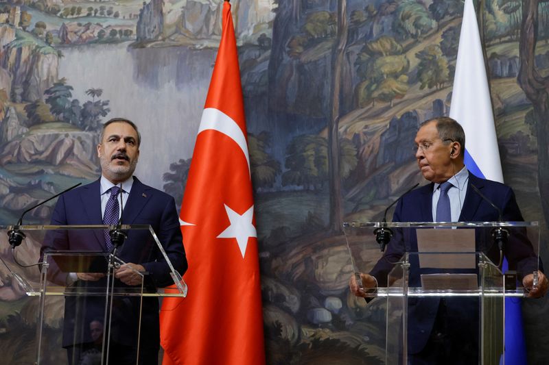 &copy; Reuters. Ministros das Relações Exteriores da Rússia, Sergei Lavrov, e da Turquia, Hakan Fidan, em coletiva de imprensa em Moscou, Rússia
31/08/2023
REUTERS/Maxim Shemetov