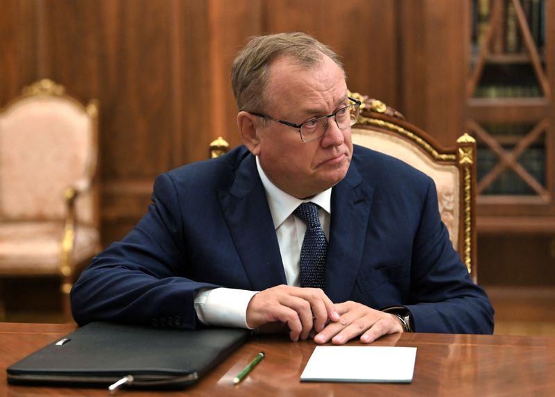 &copy; Reuters. CEO of VTB bank Andrei Kostin attends a meeting with Russian President Vladimir Putin in Moscow, Russia, August 10, 2023. Sputnik/Mikhail Klimentyev/Kremlin via REUTERS/File Photo