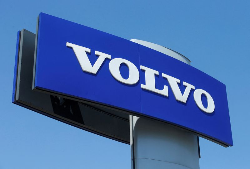 &copy; Reuters. FILE PHOTO: A Volvo logo is seen at a car dealership in Vienna, Austria, May 30, 2017. REUTERS/Heinz-Peter Bader/File Photo