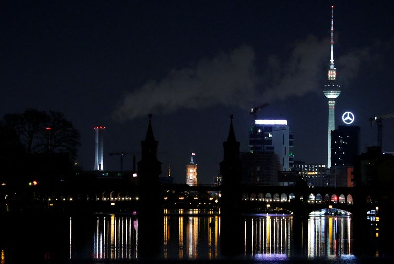 &copy; Reuters. Photo d'archives d'une vue de la ligne d'horizon de Berlin, Allemagne. /Photo prise le 26 décembre 2020/REUTERS/Michele Tantussi