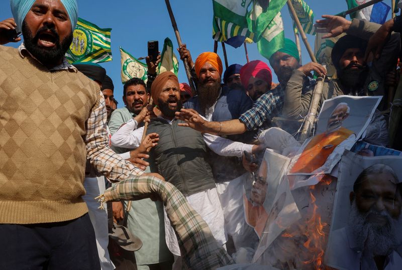 &copy; Reuters. Protesto de agricultores indianos
 23/2/2024   REUTERS/Adnan Abidi