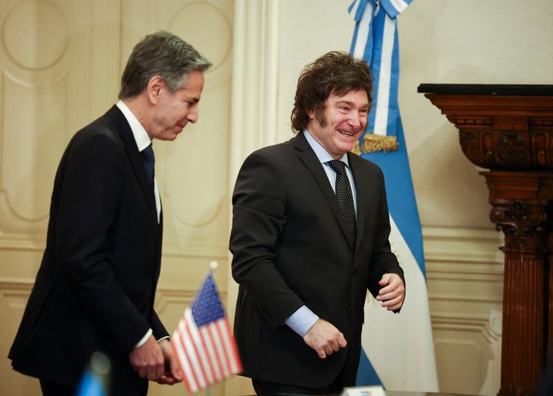 &copy; Reuters. Presidente da Argentina, Javier Milei, e secretário de Estados dos EUA, Antony Blinken, em Buenos Aires
23/02/2024
REUTERS/Agustin Marcarian