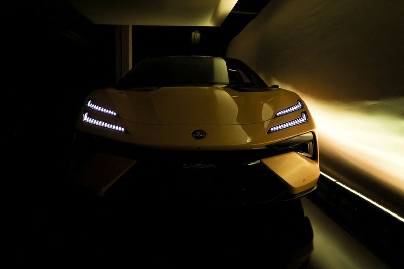 &copy; Reuters. British sports car maker Lotus unveils its new fully-electric "Emeya" Hyper-GT in New York City, U.S., September 7, 2023. REUTERS/Caitlin Ochs
