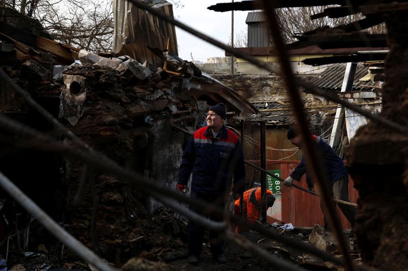 &copy; Reuters. Les dégâts causés par l'attaque de drones russes à Odessa, en Ukraine. /Photo prise le 24 février 2024/REUTERS