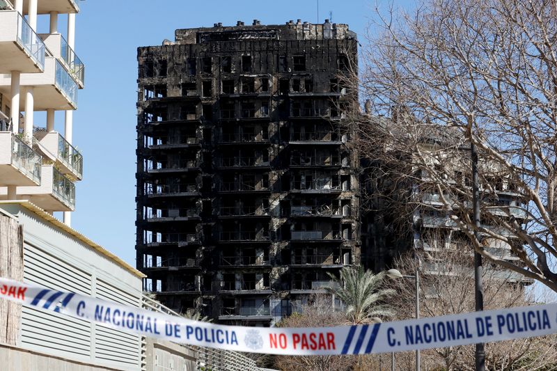 &copy; Reuters. L'immeuble qui a été frappé par un incendie à Valence, en Espagne. /Photo prise le 23 février 2024/REUTERS/Eva Manez