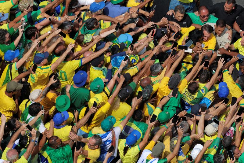 &copy; Reuters. Bolsonaro reúne milhares em ato na Avenida Paulista
25/02/2024
REUTERS/Carla Carniel