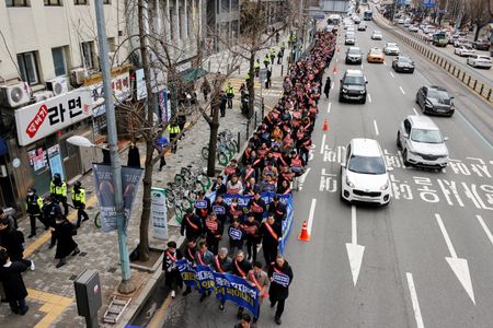 South Korea gives protesting doctors end-Feb deadline to return to work By Reuters