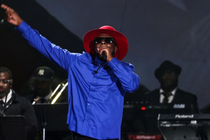 &copy; Reuters. FILE PHOTO: Wyclef Jean of the Fugees performs at the Global Citizen Concert in New York, U.S., September 23, 2023. REUTERS/Caitlin Ochs/File Photo