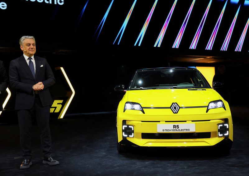 &copy; Reuters. Renault Group's CEO Luca de Meo, stands next to the Renault 5 Electric car displayed on the media day of the 91st Geneva Auto Show, in Geneva, Switzerland, February 26, 2024. REUTERS/Denis Balibouse