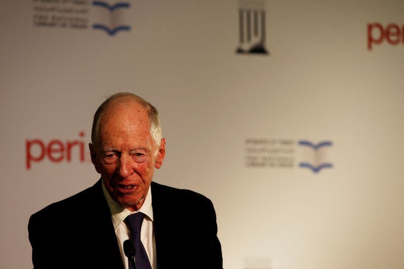 &copy; Reuters. FILE PHOTO: Lord Jacob Rothschild speaks at an event marking the signing of an agreement between the state libraries of Israel and Russia, whereby one of the most treasured collections of ancient Hebrew manuscripts and books will be digitised and availabl