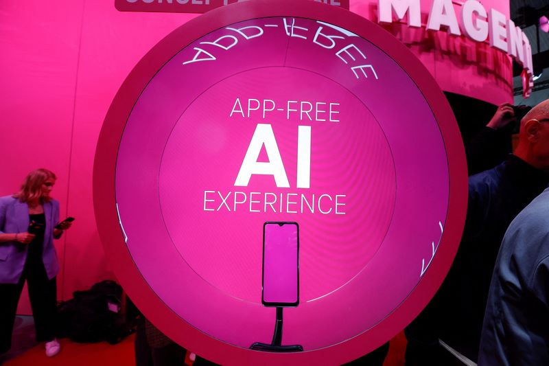 &copy; Reuters. Deutsche Telekom's application free concept AI mobile phone is displayed, at the 2024 Mobile World Congress (MWC) in Barcelona, Spain February 26, 2024. REUTERS/Albert Gea