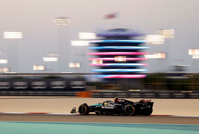 &copy; Reuters. Feb 22, 2024 
Foto de archivo del Mercedes de Lewis Hamilton en las pruebas de pretemporada en Bahréin 
REUTERS/Hamad I Mohammed
