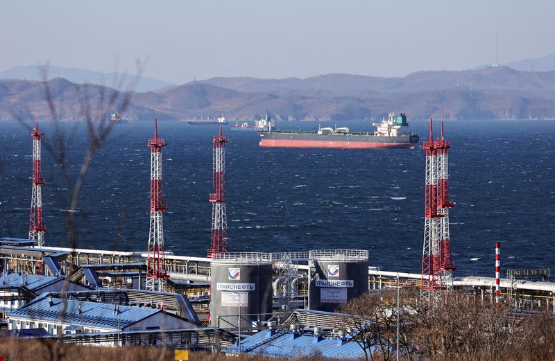 &copy; Reuters. FILE PHOTO: Fuga Bluemarine crude oil tanker lies at anchor near the terminal Kozmino in Nakhodka Bay near the port city of Nakhodka, Russia, December 4, 2022. REUTERS/Tatiana Meel/File Photo/File Photo