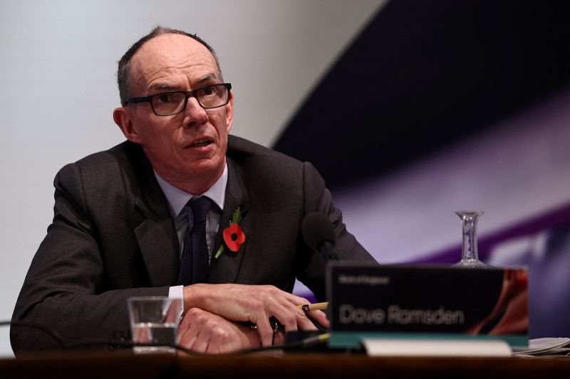 &copy; Reuters. Il vice governatore della Banca d'Inghilterra Dave Ramsden partecipa a una conferenza stampa sui tassi di interesse alla Banca d'Inghilterra, a Londra, Gran Bretagna, il 2 novembre 2023. REUTERS/Henry Nicholls