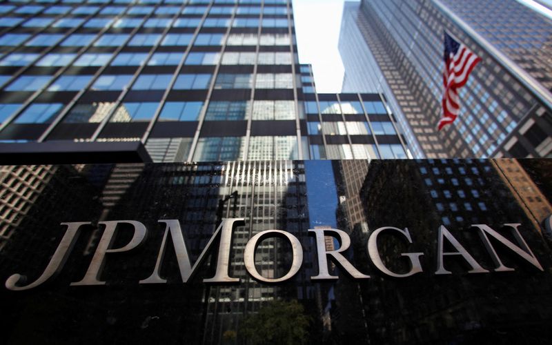 &copy; Reuters. FILE PHOTO: A sign outside the headquarters of JP Morgan Chase & Co in New York, September 19, 2013. REUTERS/Mike Segar/File Photo