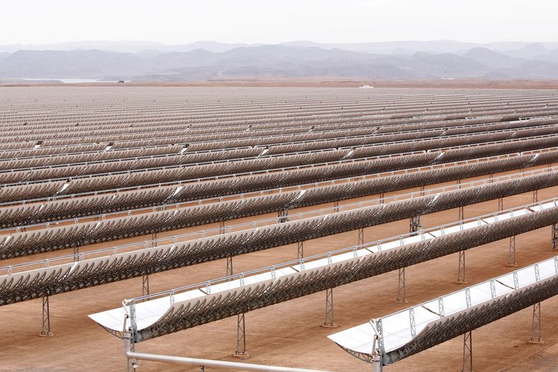 &copy; Reuters. إحدى محطات توليد الطاقة الشمسية في المغرب في صورة من أرشيف رويترز.