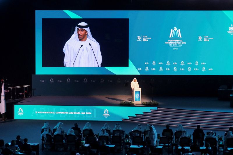 &copy; Reuters.  وزير التجارة الخارجية الإماراتي ثاني بن أحمد الزيودي يتحدث خلال حفل افتتاح الاجتماع الوزاري لمنظمة التجارة العالمية في أبو ظبي يوم 26 فبراي