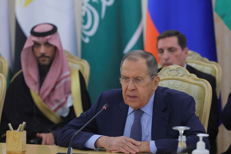 &copy; Reuters. FILE PHOTO: Russian Foreign Minister Sergei Lavrov hosts a meeting about Gaza with foreign ministers from members of the Arab League and the Organisation of Islamic Cooperation, amid the ongoing conflict between Israel and the Palestinian Islamist group H