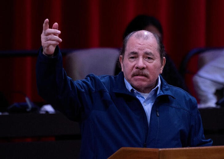 &copy; Reuters. FOTO DE ARCHIVO. El presidente de Nicaragua, Daniel Ortega, pronuncia un discurso durante una visita a Cuba.  Diciembre, 2022.  Yamil Lage/Pool via REUTERS