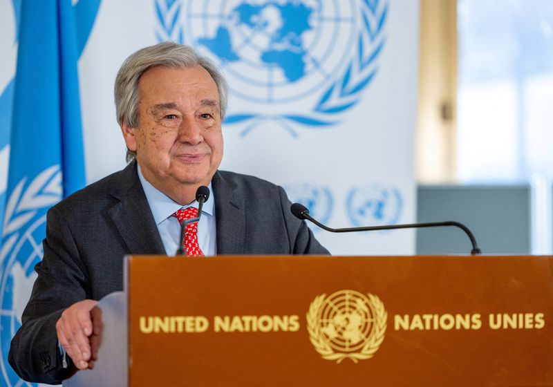&copy; Reuters. FILE PHOTO: United Nations Secretary General Antonio Guterres speaks during a stake out at the Human Rights Council at the U.N. in Geneva, Switzerland, February 26, 2024.  REUTERS/Denis Balibouse/File Photo