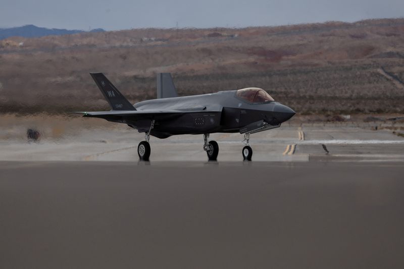 &copy; Reuters. FILE PHOTO: An F-35A Lightning II aircraft from the U.S. Air Force lands during the annual Red Flag military exercise between the United States, Britain and Australia, in Nevada, U.S., January 23, 2024. REUTERS/Carlos Barria/File Photo
