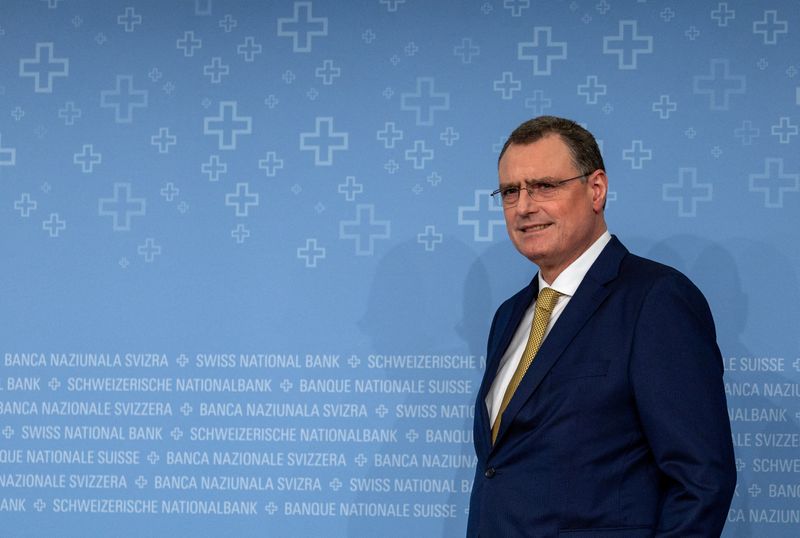 © Reuters. FILE PHOTO: Swiss National Bank (SNB) Chairman Thomas Jordan, attends a news conference in Bern, Switzerland December 14, 2023. REUTERS/Denis Balibouse/File Photo