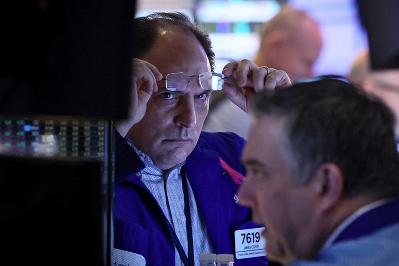 &copy; Reuters. Des traders travaillent à la Bourse de New York (NYSE). /Photo prise le 23 février 2024/REUTERS/Brendan McDermid