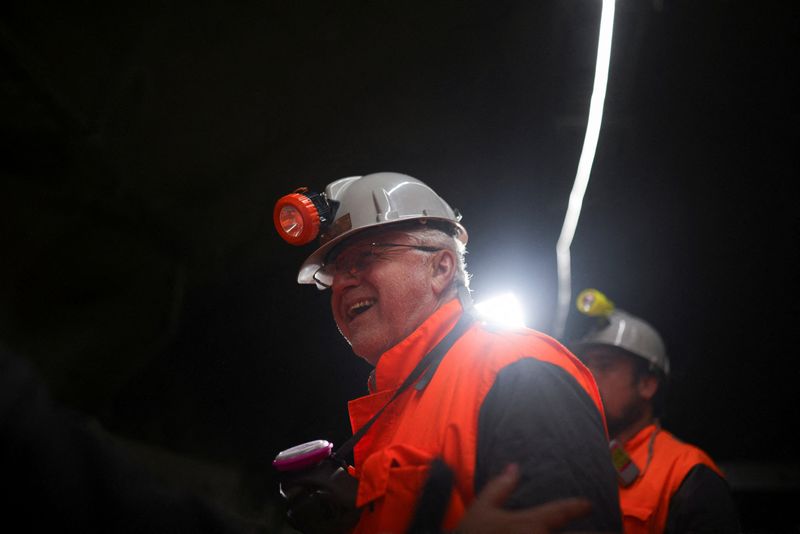 © Reuters. FILE PHOTO: Maximo Pacheco, chairman of CODELCO's board of directors, looks on during a visit to the Chuquicamata Underground mining project, in Calama, Chile, February 6, 2024. REUTERS/Pablo Sanhueza/Photo