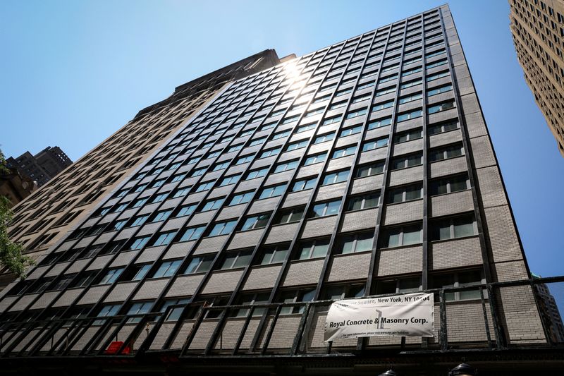 &copy; Reuters. FILE PHOTO: A vacant office building, 5 Hanover Square, is seen in the financial district of New York City, U.S., July 6, 2023.  REUTERS/Brendan McDermid/File Photo