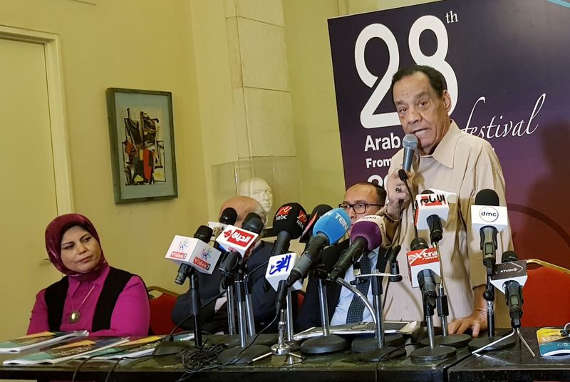 &copy; Reuters. الموسيقار المصري الراحل حلمي بكر خلال مؤتمر صحفي في دار الأوبرا بالقاهرة. صورة من أرشيف رويترز.
